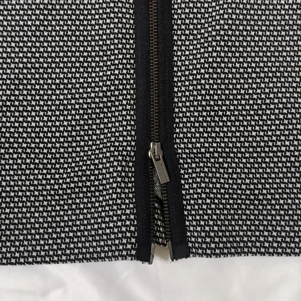 BCBGMaxAzria Pencil Skirt, Color Black/White Size XS